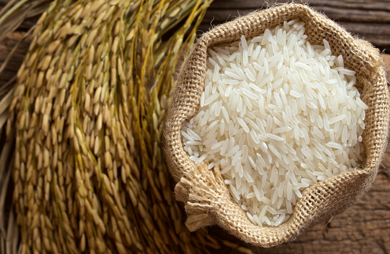 8 công thức làm trắng da mặt siêu tốc với bột gạo